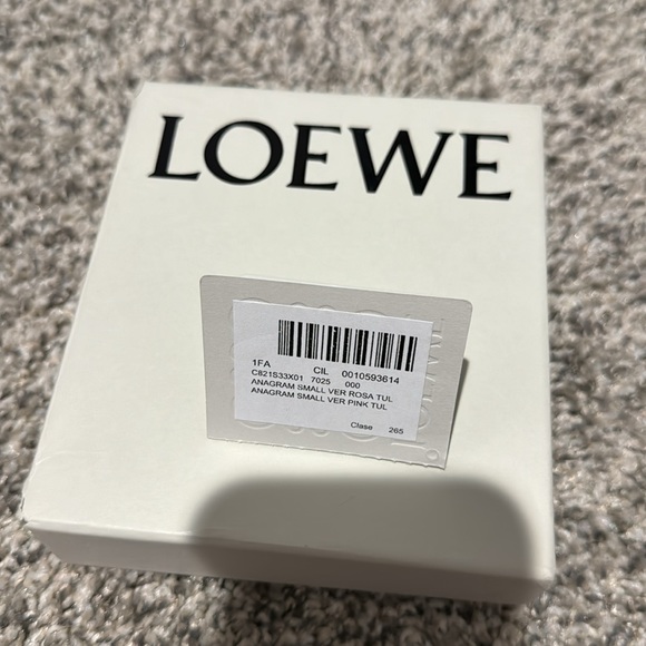 NIB Loewe Anagram Small Vertical Wallet in Pink Tulip - Picture 9 of 9